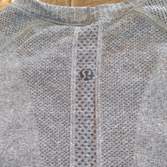 LULULEMON Women's long-sleeve Swiftly Tech gray top - 6 - Picture 9 of 12